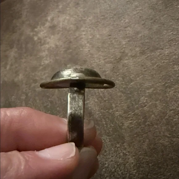 Vintage Two-Tone Oval Ring in Gold and Silver - Picture 4 of 6